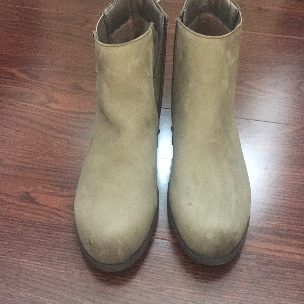 BNWOT booties